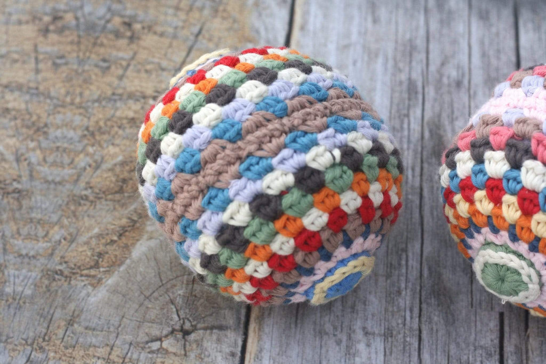 Rainbow rattle ball